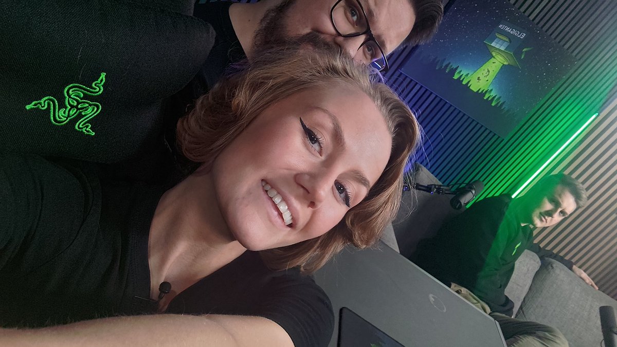 Nu är vi live på Twitch, youtube och Tiktok! Massa giveaways, sjuka stream deals och kolla närmre på Samsungs nya Ultra telefon 👀
Det här vill man inte missa!
Twitch.tv/ElgigantenGami…