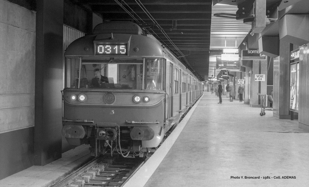 #ArchiveDuMercredi Dans la continuité de l'archive de la semaine dernière. Avant que les #MI79 ne fassent le quotidien des usagers du <a href="/RERB/">RER B</a> depuis plusieurs décennies, les rames #MS61, pour la première sous-série, ont débuté sur la ligne de Sceaux, devenue le <a href="/RERB/">RER B</a>.