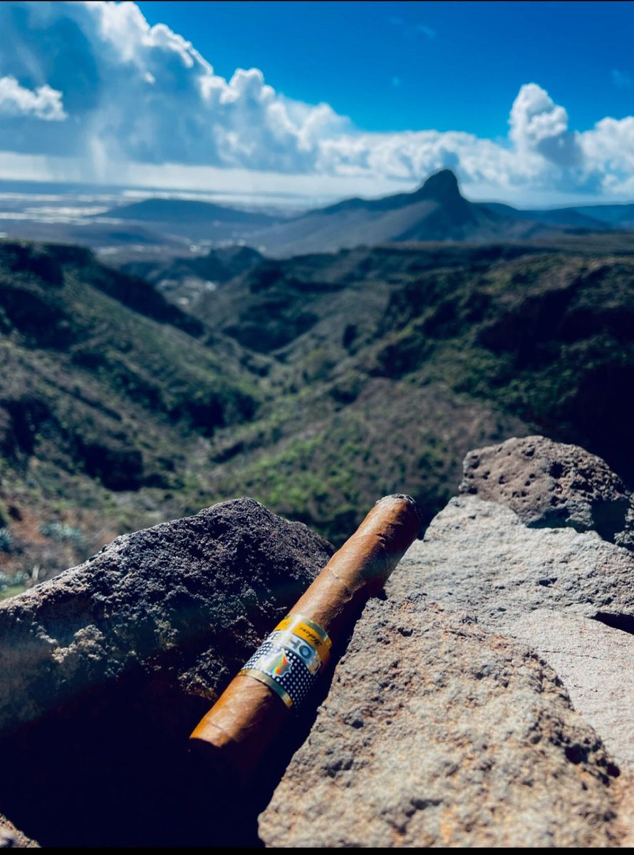 Is there any nicer place to enjoy a Cigar Robusto ?

<a href="/Cgarsltd/">Mitchell Orchant</a> <a href="/Turmeaus/">CGars Pipes</a>