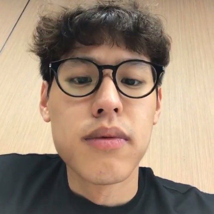 bebaisatur's tweet photo. บิวกิ้นตอนยังไม่สระผม         บิวกิ้นตอนสระผมแล้ว https://t.co/u38yxTk2eg
