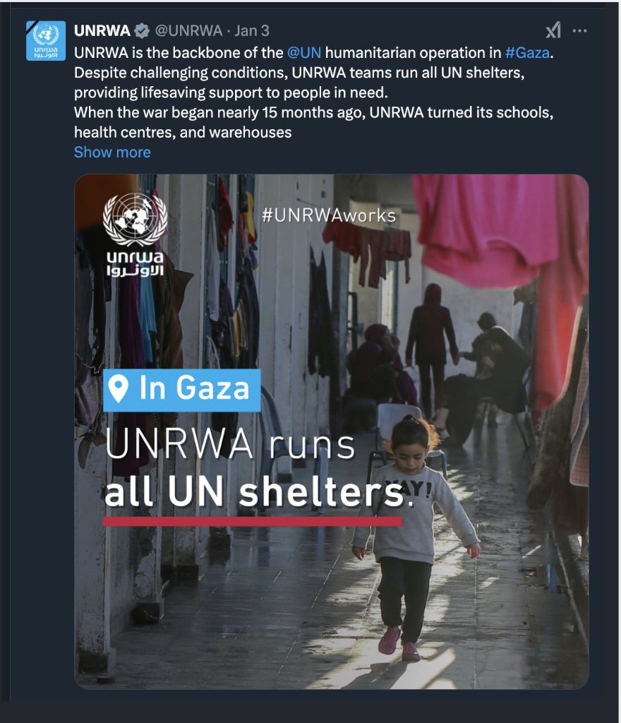 UNWatch_fr's tweet image. ALERTE INFO : 3 femmes israéliennes retenues en otage par le Hamas à Gaza pendant 471 jours ont déclaré avoir été détenues en partie dans des abris de l’ONU. Comment savons-nous qu’il s’agit de l’UNRWA ? Parce qu'elle s'en est vantée : « L’UNRWA gère tous les abris de l’ONU »