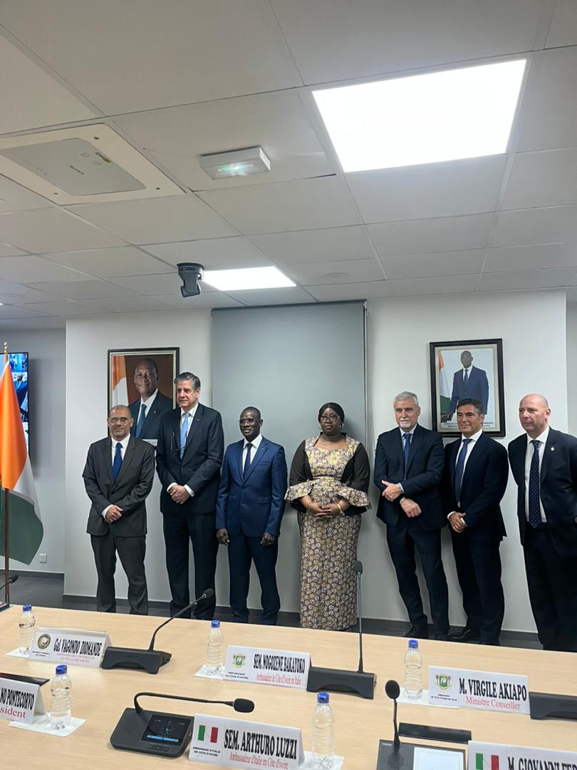 Leonardo_IT's tweet photo. Una delegazione di #Leonardo, guidata dal Presidente @pontecorvoste, è in missione in Costa d’Avorio per dare piena attuazione al #PianoMattei a favore del paese africano. La missione è finalizzata ad illustrare ed a mettere a disposizione del governo di Abidjan le tecnologie dell’azienda italiana nel piano di collaborazione previsto. Per queste ragioni la delegazione ha avuto incontri istituzionali, tra cui i ministri dell’Agricoltura, dell’Interno e della Digitalizzazione. Nelle riunioni sono state illustrate le possibili applicazioni tecnologiche di Leonardo nel settore agricolo, in quello della #cybersicurezza, nella #digitalizzazione, nella #sanità.

Nei prossimi giorni, una delegazione di Leonardo, sempre nell’ambito del Piano Mattei, andrà in visita in altri paesi del Nord Africa; ed è già stata in Angola.

La delegazione di Leonardo è stata accompagnata in tutti gli incontri istituzionali ad Abidjan dall’Ambasciatore d’Italia in Costa d’Avorio (@ItalyinAbidjan), Arturo Luzzi, e dall’Ambasciatrice ivoriana a Roma, Nogozene Bakayoko.

https://t.co/R9pOCmCnCN

#SustainableLeonardo