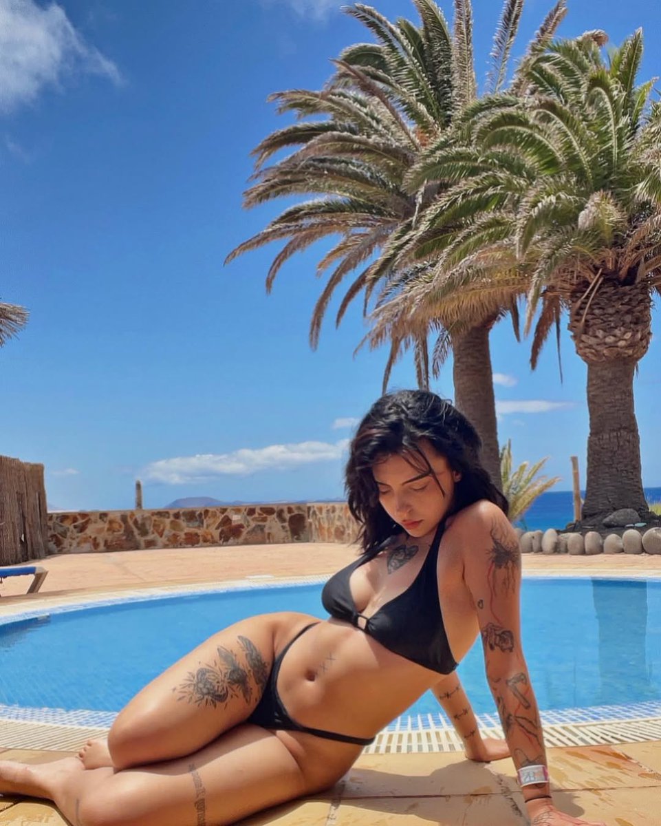 dlalopics's tweet image. Eu ❤️ banho de Sol