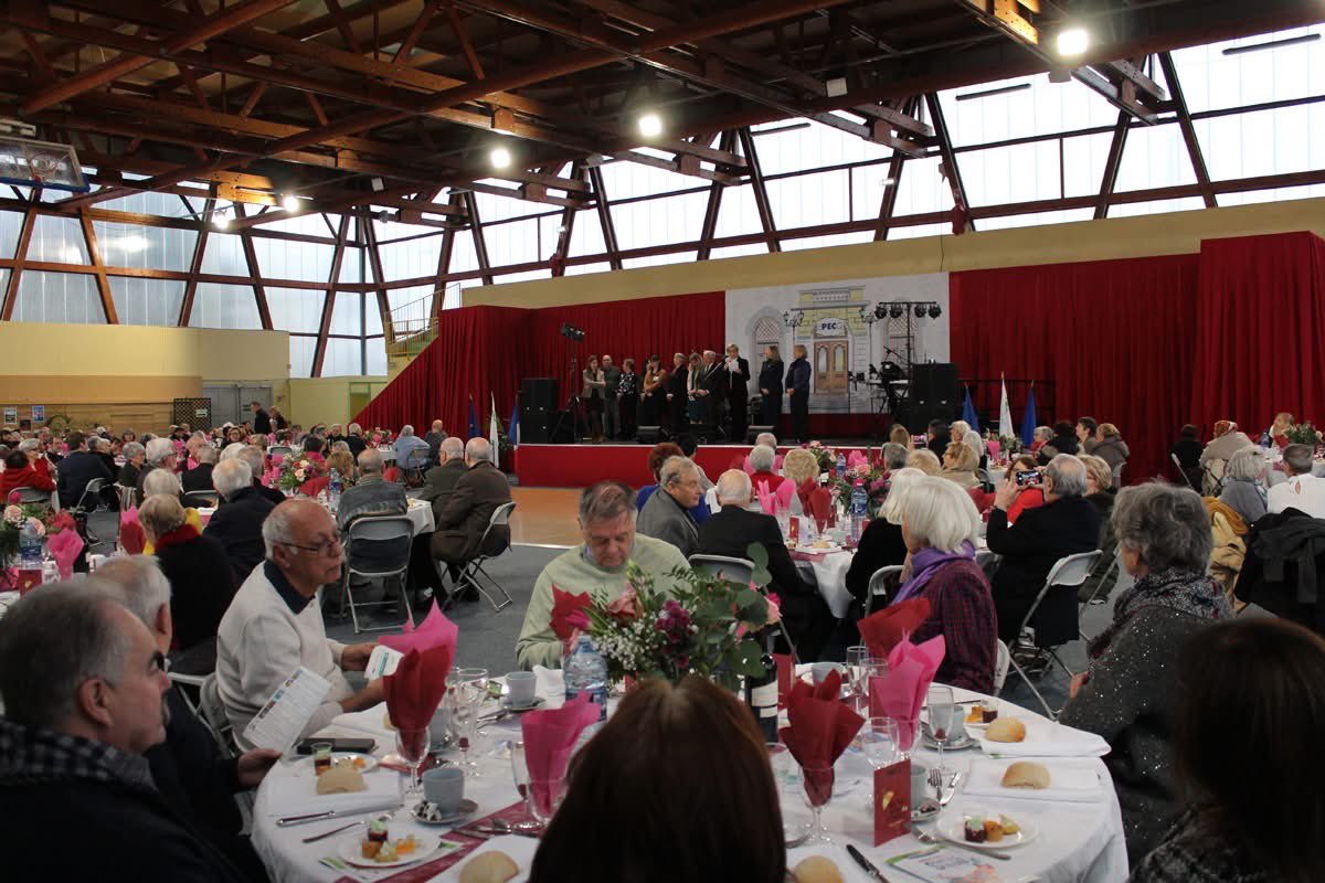 GwenDesforges's tweet photo. [REPAS DE L’AMITIÉ]
De très beaux moments partagés avec nos seniors lors du repas de l’amitié des 18 et 19 janvier ! 🎉
Convivialité, dégustation et danses au programme !
#LePecq https://t.co/Z5rZ9mxoY2