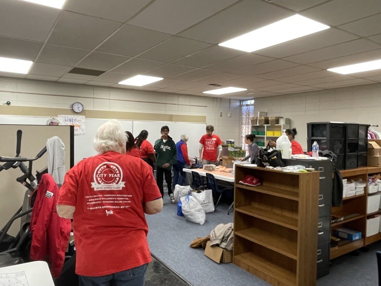 🌟 A big thank you to all the incredible volunteers who joined <a href="/mcdermottlrsd/">McDermott Elementary</a> and @CityYearLR this past weekend for the Martin Luther King, Jr. Day of Service! 🛠️💙 Your hard work made a difference, from campus improvements to meaningful projects that will benefit the community.