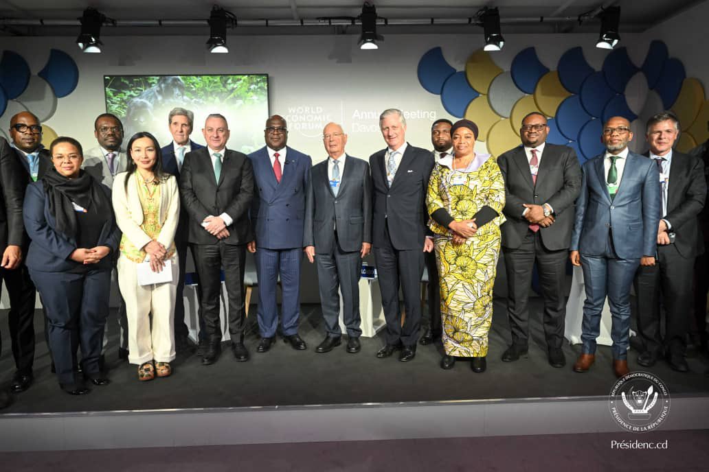 #RDC🇨🇩 #WEF25 | Ce mercredi au Forum économique mondial de Davos, en Suisse🇨🇭, le Chef de l’État a participé aux travaux du panel ayant pour thème : « Le dernier poumon de la terre ». Dans son intervention, le Président Félix Tshisekedi a annoncé la création de la plus grande
