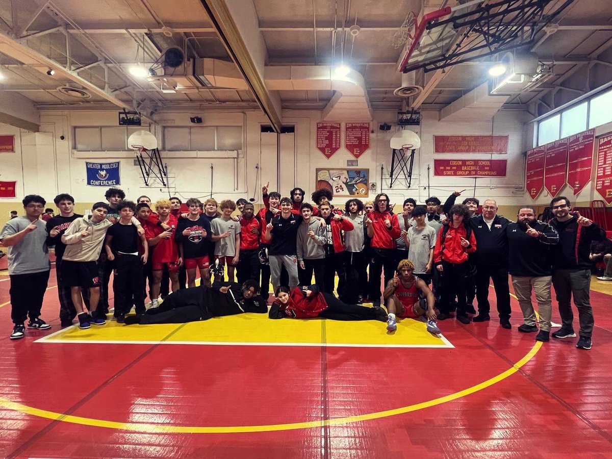 Woodbridge Wrestling tweet media