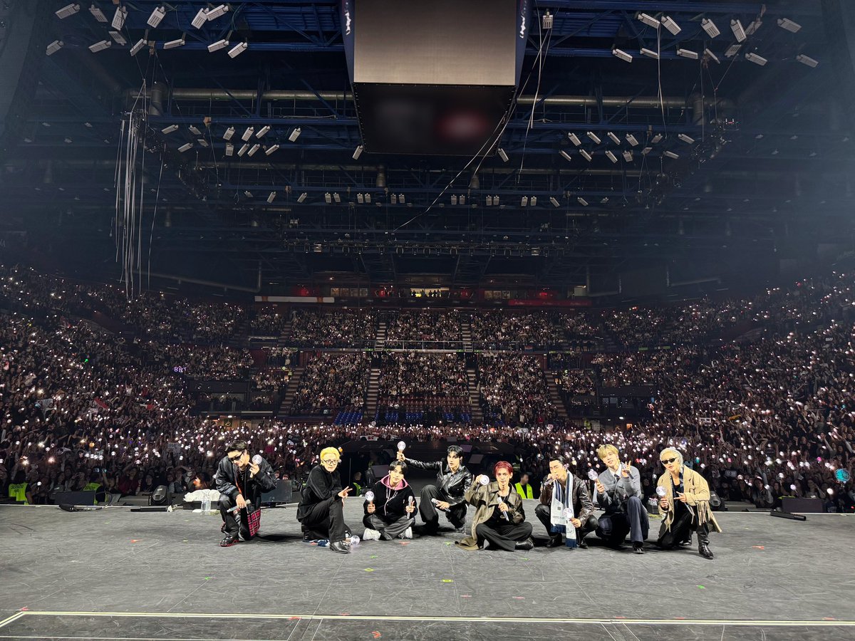 __st4rl0st's tweet photo. did I teach you to dream small?
#ATEEZ #AteezInMilan #TowardsTheLight #AteezInEurope #ATEEZWORLDTOUR2025 https://t.co/bfo6LOiBcR