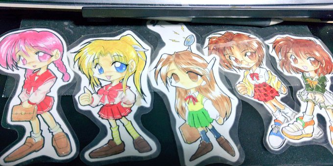 ラミカバッジ、手前味噌だけどいい案配にデフォルメ利いてるなと。今のアクスタの原型みたいなもんかw 