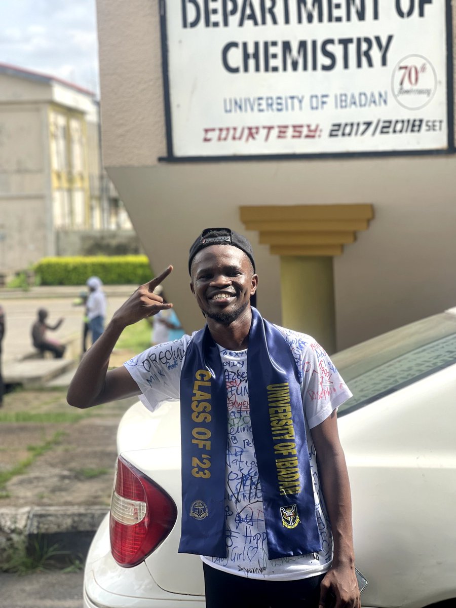 Thepentane_'s tweet photo. Frame 1 : Last Lecture in UI as an undergraduate (CHEM 458).

Frame 2: Last event I hosted on campus, as an undergraduate.

Frame 3: First Stage Drama in fellowship (RCF UI) 

Frame 4: Signed out from the Toughest Department in UI https://t.co/VEk3OMDOUh