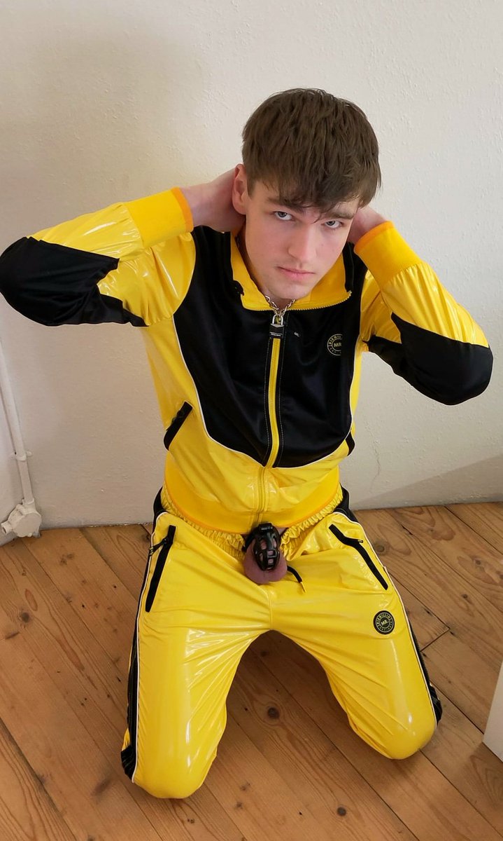 It's time to lock me up🔐

I am starting with my first chastity challenge, the faith of my nub will be in your hands, so use it wisely.

Every;
💛 = 1 hour
🔁 = 6 hours
✉️ = 12 hours (Maximum of 1 comment per person)

You will have until 24-01 17:00.

Good luck to me and you💛