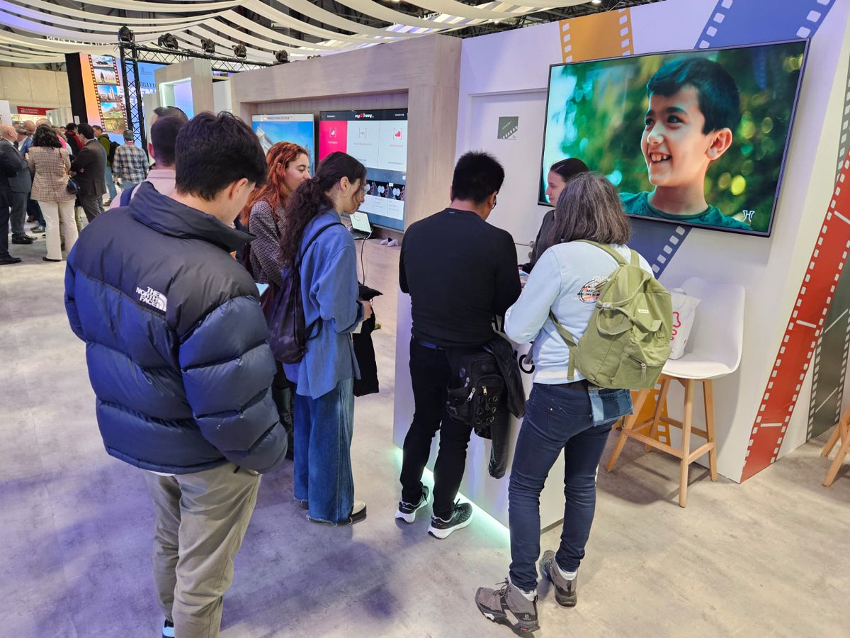 TurismoSegovia's tweet photo. ℹArranca #FITUR2025 y Segovia promocionará su oferta turística hasta el domingo en el stand de Castilla y León, en un espacio reservado para las Ciudades Patrimonio de la Humanidad de la región.
¡Acércate a visitarnos y participa en un triple sorteo!
Estamos en el stand 9C10. https://t.co/8hOZ7W6RYY