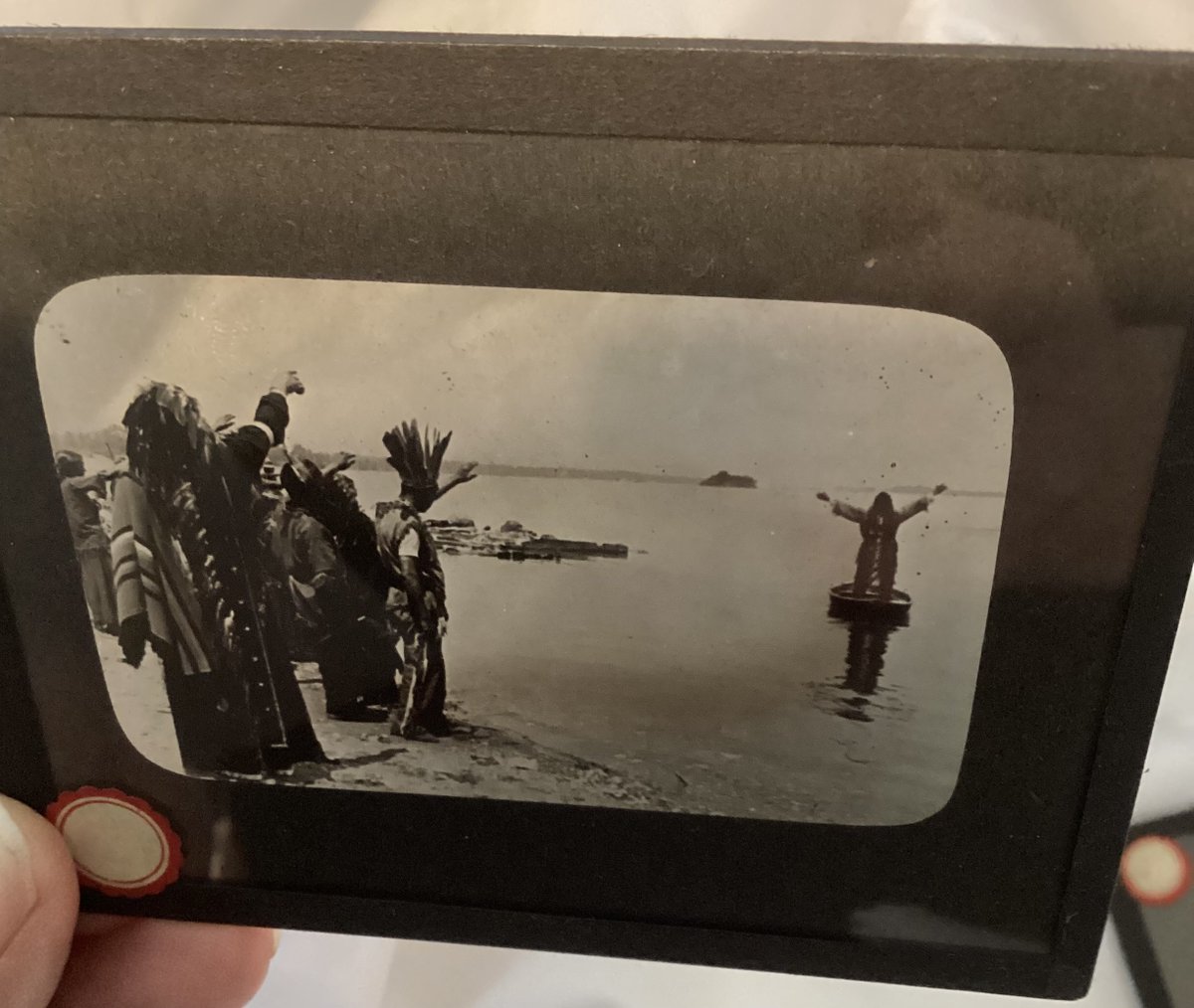 KneeCRee's tweet photo. BEAUTIFUL IMAGES
Magic Lantern Slide
https://t.co/qoNOys0FZc
#nesiesnestjan25 #magiclanterns #IndigenousPeoples #NativeAmerican https://t.co/GdxoXIkLzW