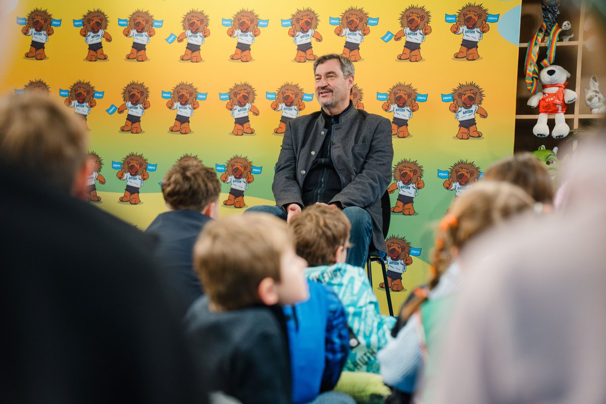 LOBECO_GmbH's tweet photo. Kids meet #politics: Dialogue with the next generation

In the current federal election campaign, we are once again proud to support our client @CSU with innovative ideas and strategic #communication.

As part of the preparation , we hosted kids' interviews with @Markus_Soeder. https://t.co/JxKgnNdZnA