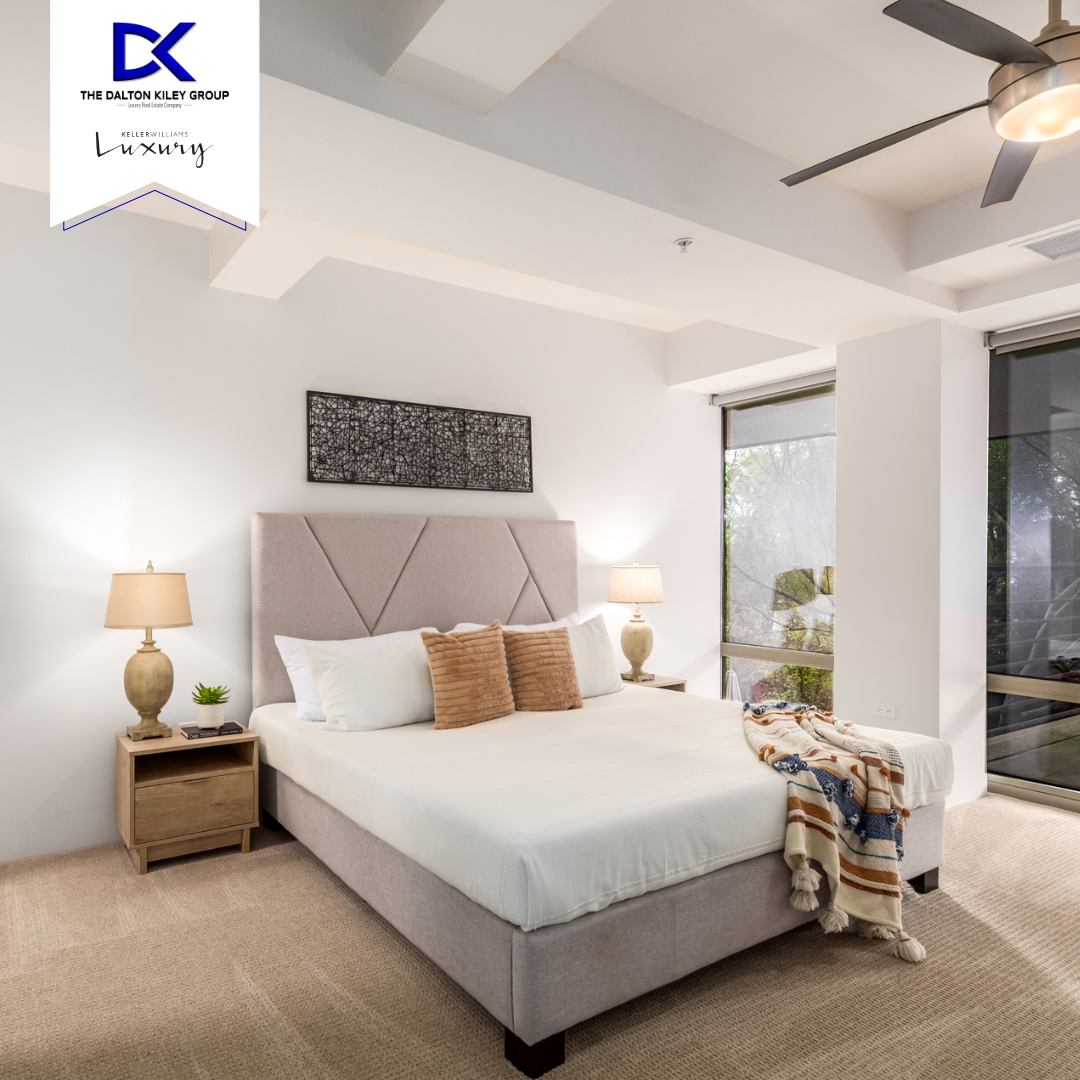 dkileygroup's tweet photo. Your Master Bedroom should be a place where you can retreat, relax, and regroup.  This incredible, fully remodeled 2-bedroom corner unit at Optima Camelview Village offers exactly that! 👌🏼 https://t.co/FprxQPN3nP