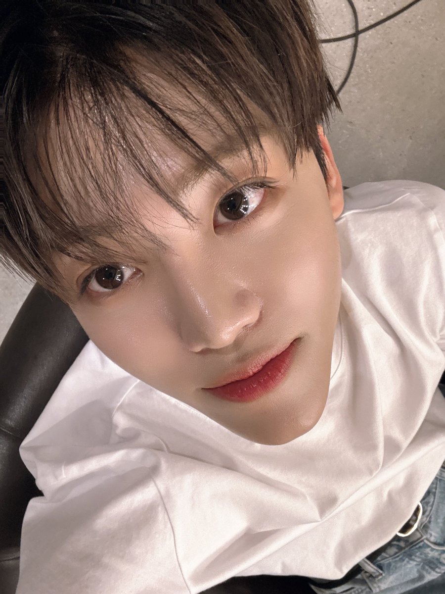 jungshasa's tweet photo. I CAN'T 😭😭😭 https://t.co/tZLBkgFsy9