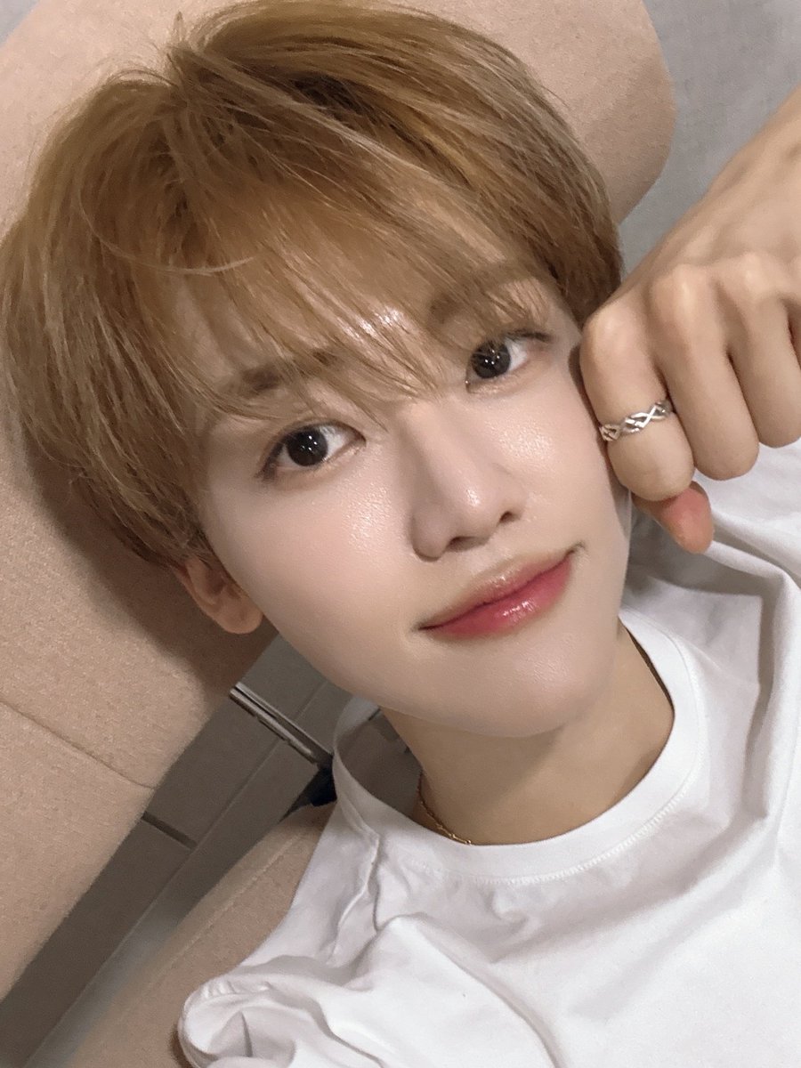 jungshasa's tweet photo. I CAN'T 😭😭😭 https://t.co/tZLBkgFsy9