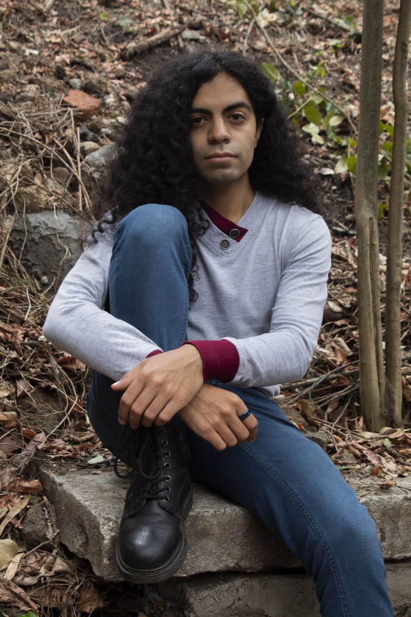 JManuelCC97's tweet photo. Sesión en exterior 📸 

#curlyhair #latino #modelwatch #portraitphotography https://t.co/7bAxJzXdfy