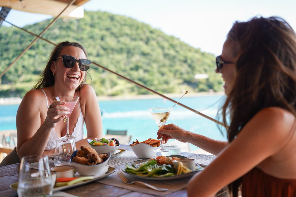 sabarockresort's tweet photo. Lunch in paradise at Saba Rock β because every meal is better with your best friend!
https://t.co/4ayMgSyPRE
βοΈ #sabarock #sabarockresort #bvi #virgingorda #bviresorts #virgingordaresorts #virgingordahotels #bvisailing #yachts #kite #efoil https://t.co/6BqF4mOTao