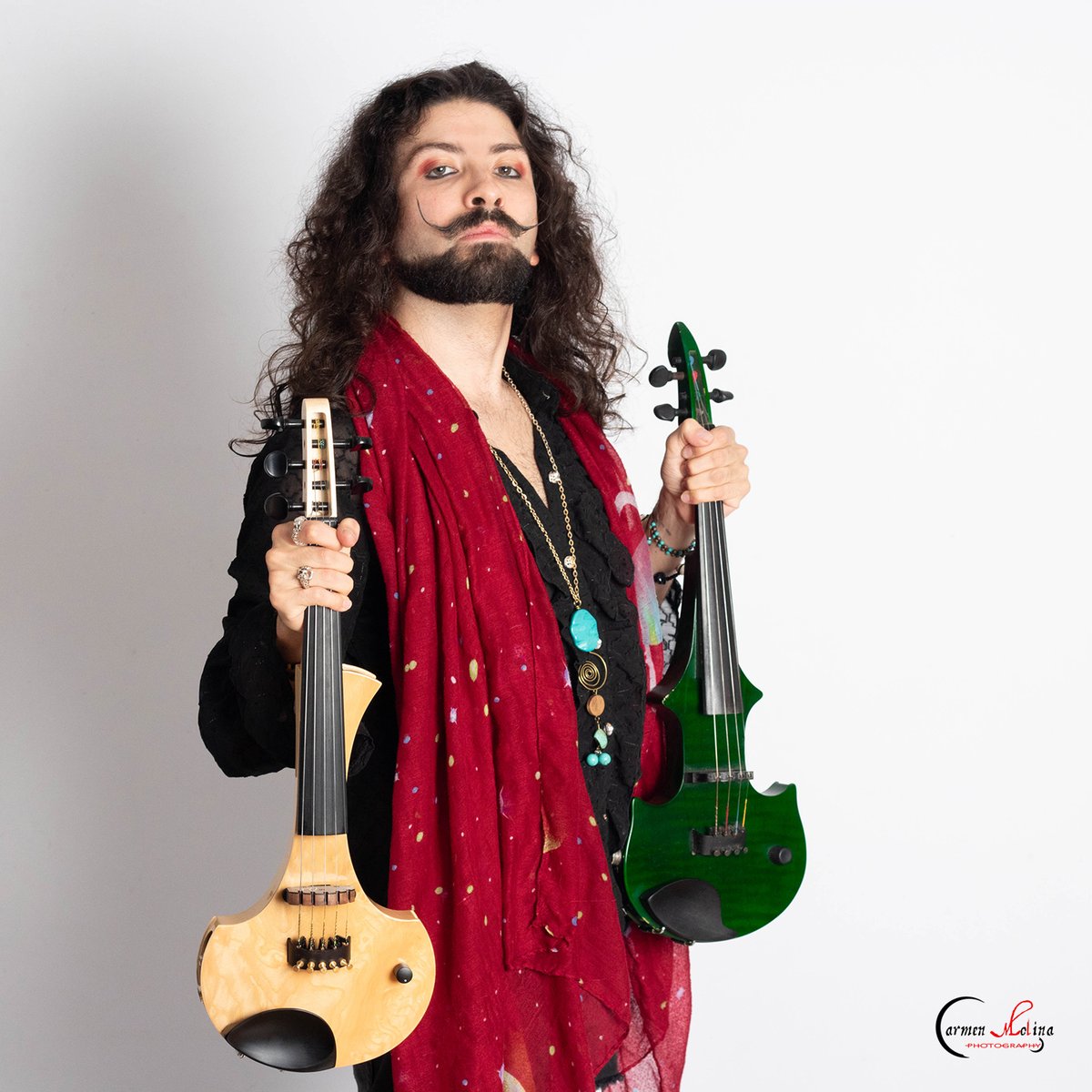 El talento mexicano. Virtuoso y malhechor. El pequeño gran hombre. Te quiero. <a href="/Santiago_Vokram/">Santiago Vokram</a>