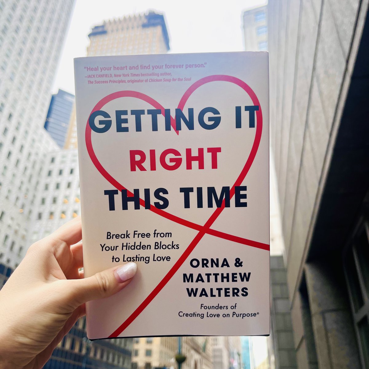 AlcovePress's tweet photo. “A must-read for anyone ready to deeply understand and improve their capacity for love.”—Jessica Baum, LMHC, author, Anxiously Attached

🤍GETTING IT RIGHT THIS TIME🤍 by @OrnaAndMatthew is out now!

#nonfiction #nonfictionreads #tbr #motivationalreads #love https://t.co/ANeeSYH1cw