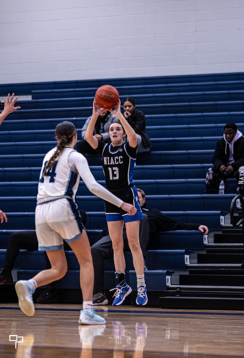 NIACCWBball's tweet photo. 🎉 HAPPY BIRTHDAY TO NIACC Freshman Kelsey McDonough from Nora Springs, Iowa!! 🥳🎂 Kelsey, we hope you hit some more three pointers for your birthday!! 👍🏼3️⃣👌🏼☄️ https://t.co/miMXzYFSff