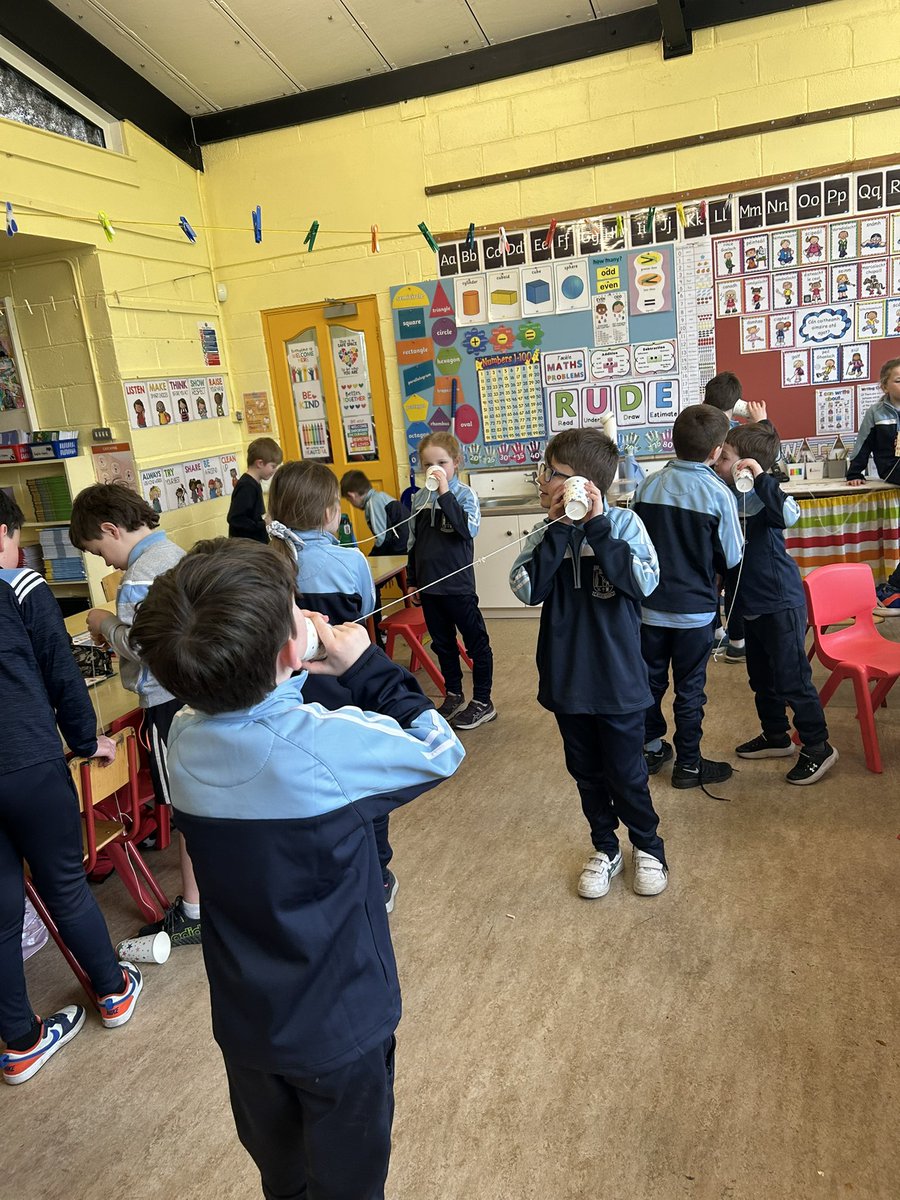 kilmanaghns's tweet image. 📞’Give me a call!’ 📞- Rang 1 experimenting with String Telephones today having learned about Alexander Graham Bell this week. #STEM #inventors