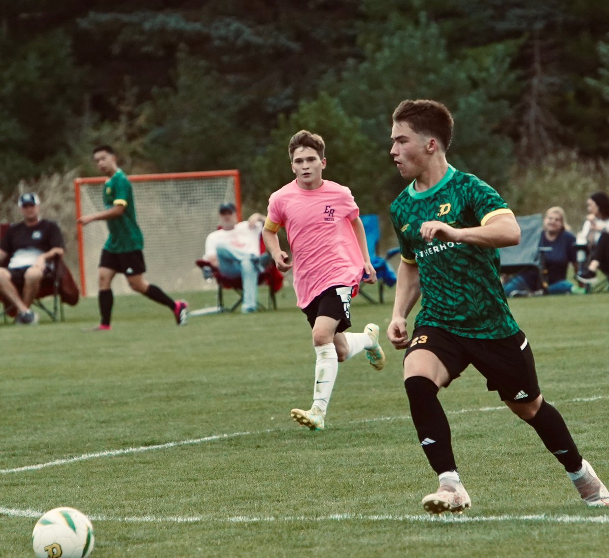 Pre match / training tops 💚

Dow High School 🤝