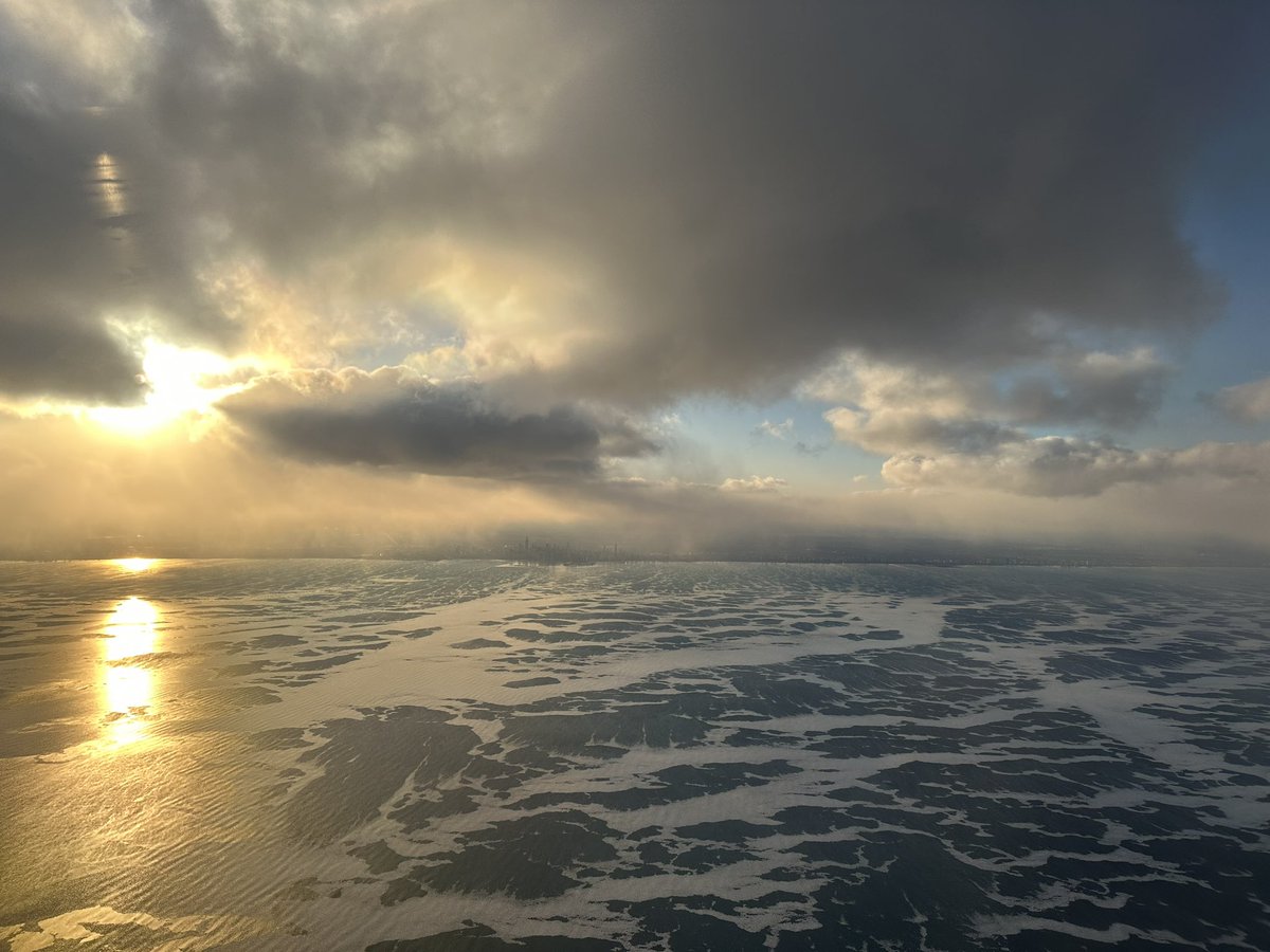Inbound to Chicago Ohare. If you zoom you can see the skyline.