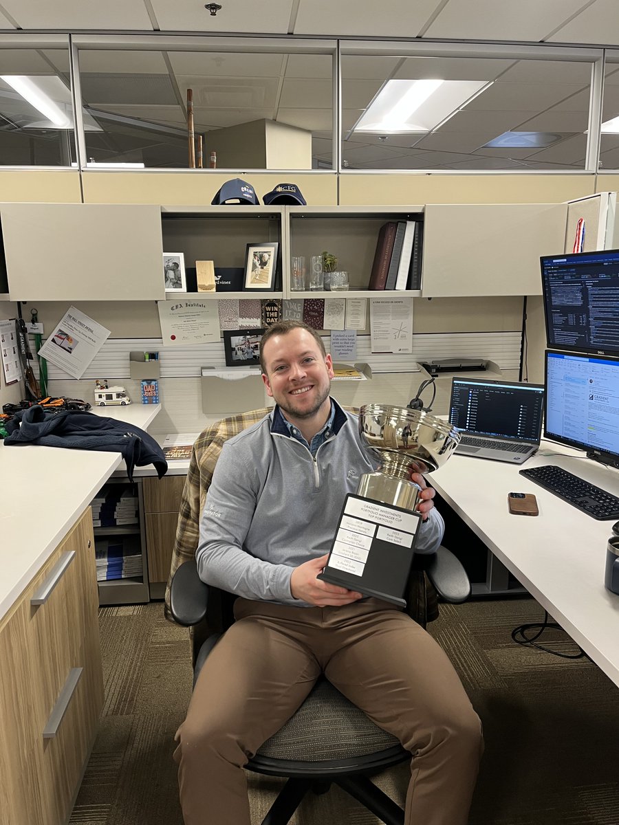 Portfolio Manager Tyler Ellegard has won the Gradient Cup for outstanding portfolio performance in 2024 for the Digital Discovery Portfolio! Congratulations Tyler!🥳