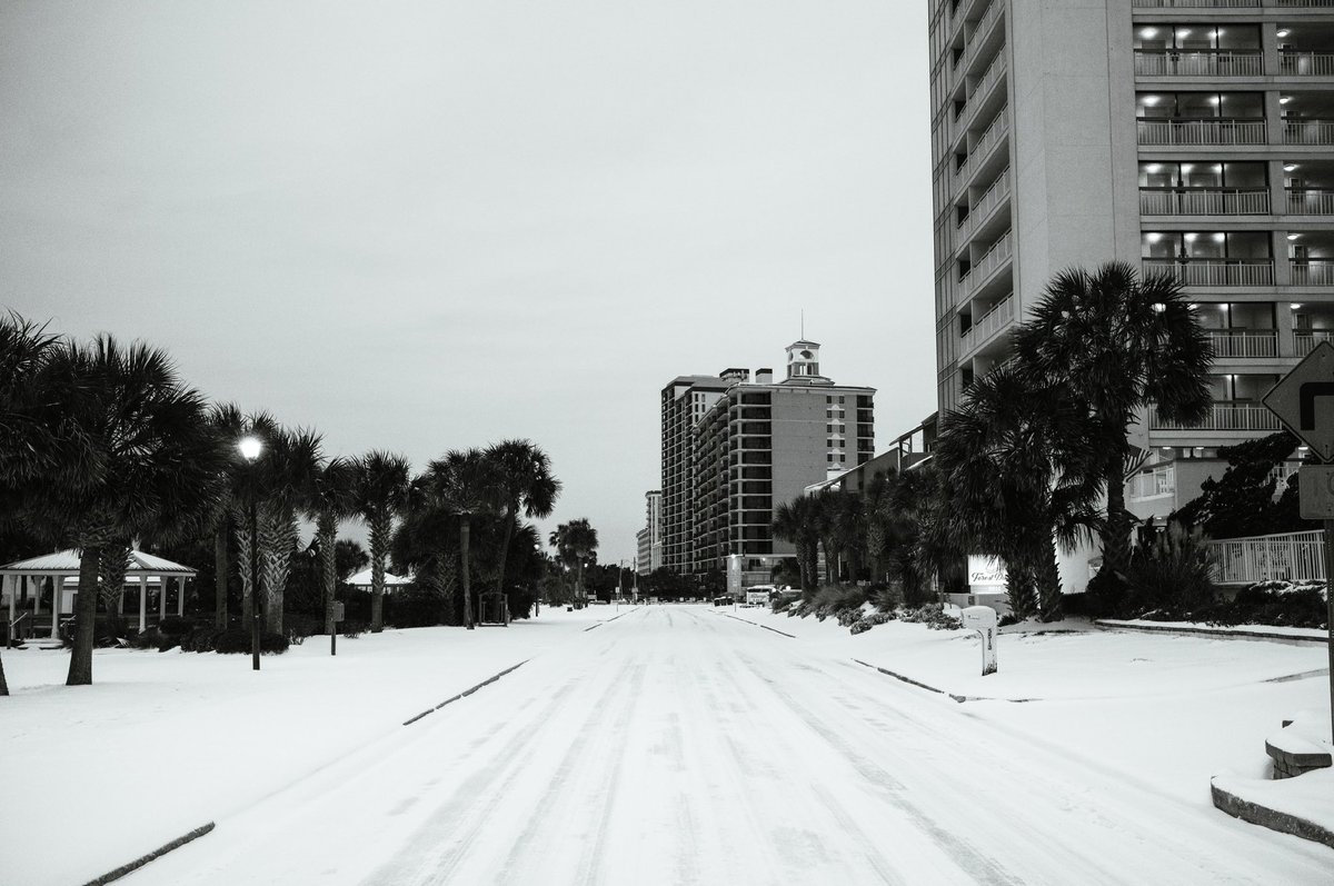 ChrisHerath's tweet photo. A snowy sunrise in #MyrtleBeach https://t.co/AbDHMkXaqx