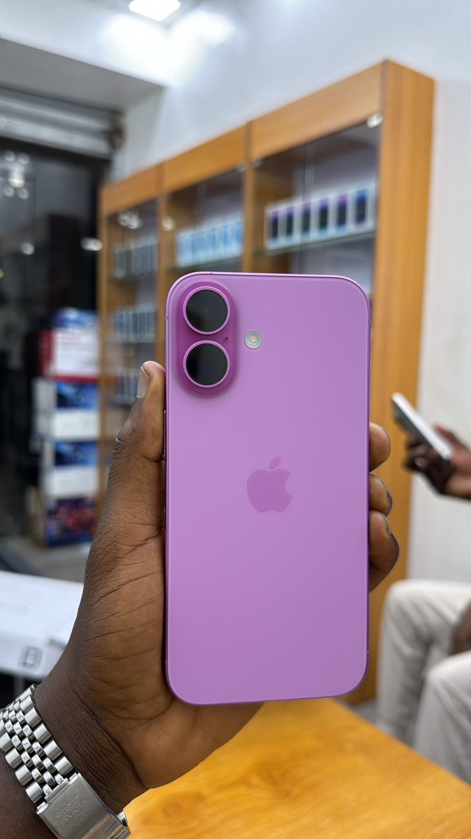 A week used iPhone 16 128gig eSIM factory unlocked available now ♏️

GH₵12,000 

☎️0271178184 

You can swap 🙏