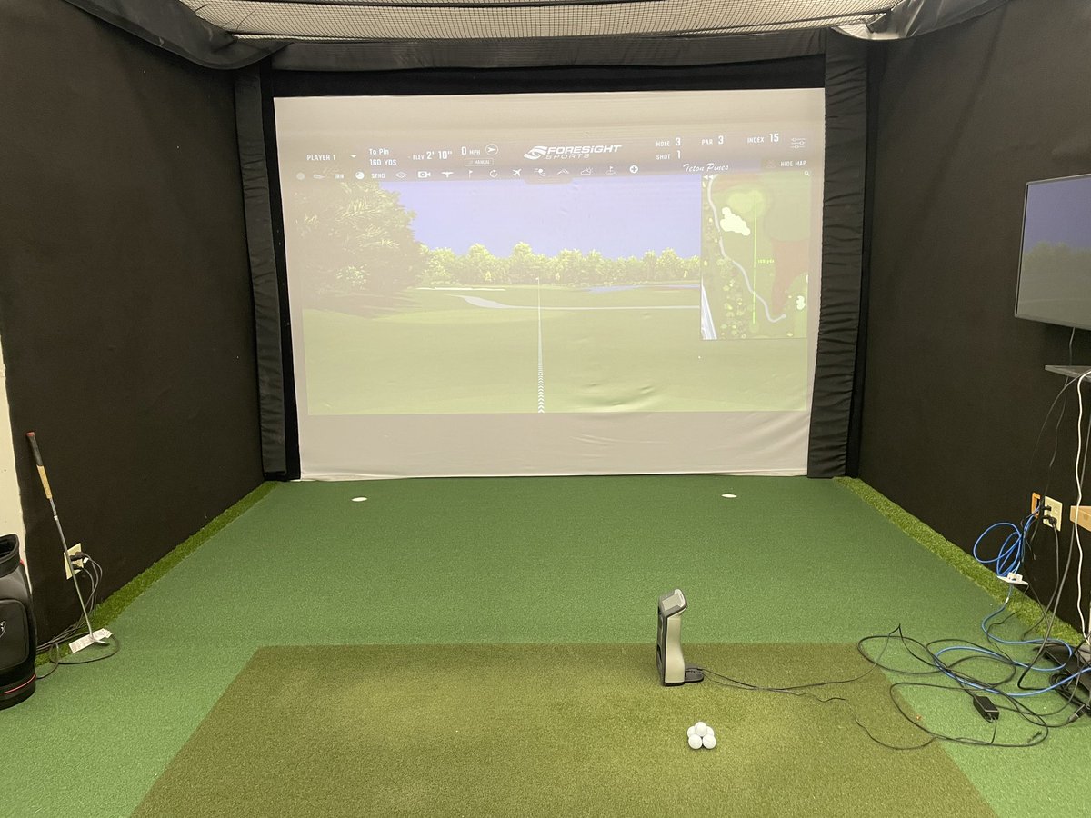upike_mgolf's tweet photo. Snow problem is no problem thanks to our wonderful indoor facility! Nothing like walking in from the cold weather to practice shots on one of our two sim bays at a sunny course, maybe a nice round at Pebble Beach, putting practice, or even hanging out in our lounge area! 🐻 https://t.co/PoLvU7Cmg7