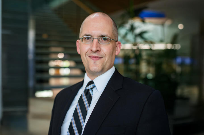 UK Research (@researchky) on Twitter photo Nathan Vanderford, a <a href="/UKYMedicine/">University of Kentucky College of Medicine</a> professor and <a href="/UKMarkey/">Markey Cancer Center</a> researcher, has been named a fellow of the American Association for Cancer Education (AACE), joining an elite group of cancer education leaders.
Learn more: research.uky.edu/news/markeys-v… Nathan Vanderford, a <a href="/UKYMedicine/">University of Kentucky College of Medicine</a> professor and <a href="/UKMarkey/">Markey Cancer Center</a> researcher, has been named a fellow of the American Association for Cancer Education (AACE), joining an elite group of cancer education leaders.
Learn more: research.uky.edu/news/markeys-v…