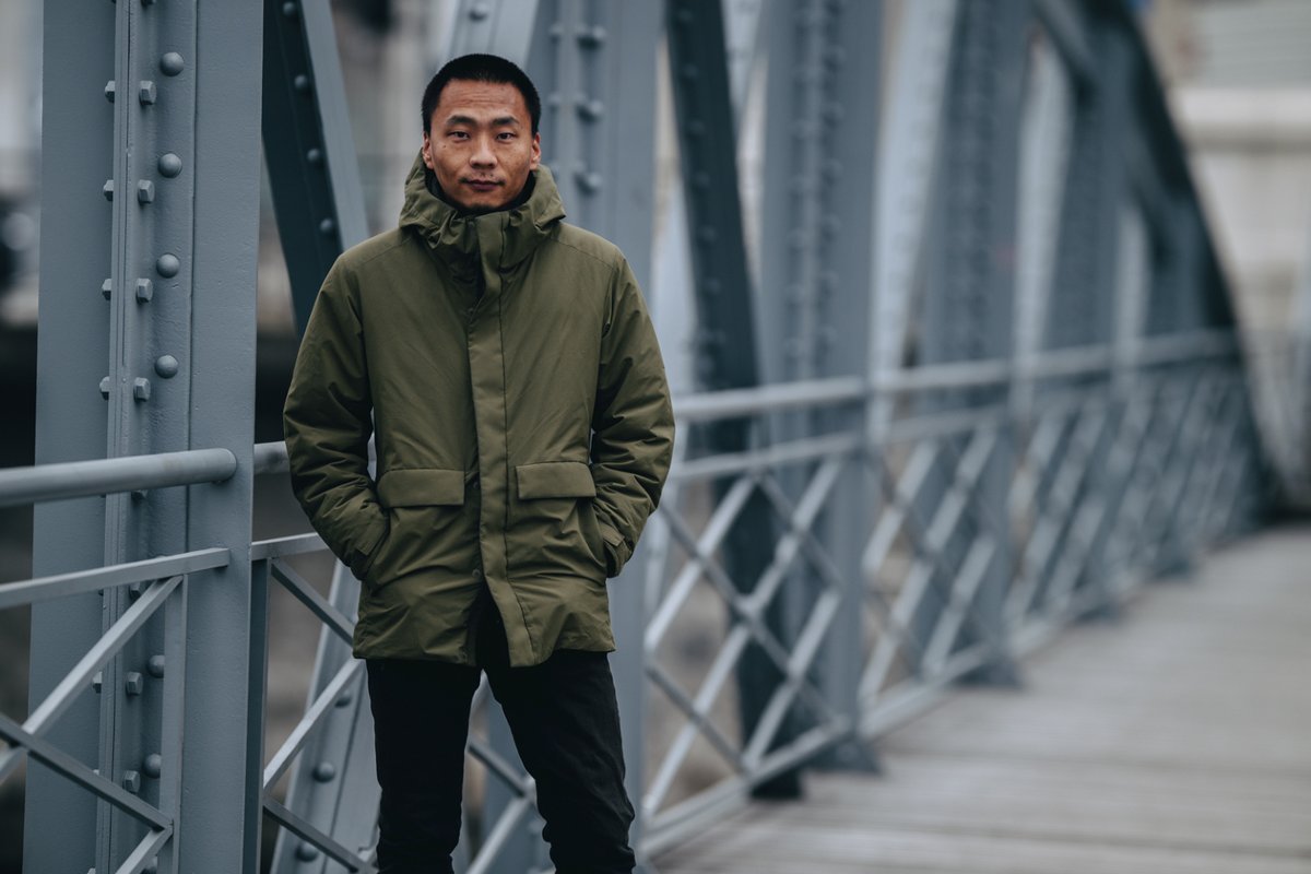 LES PORTRAITS 👩‍🎨
___
Cette année, Sébastien Moritz capture les cinéastes, les membres des jurys et les inivité·e·s du festival avec son objectif. 

Jin Jiang réalisateur de Republic

📸 Sébastien Moritz