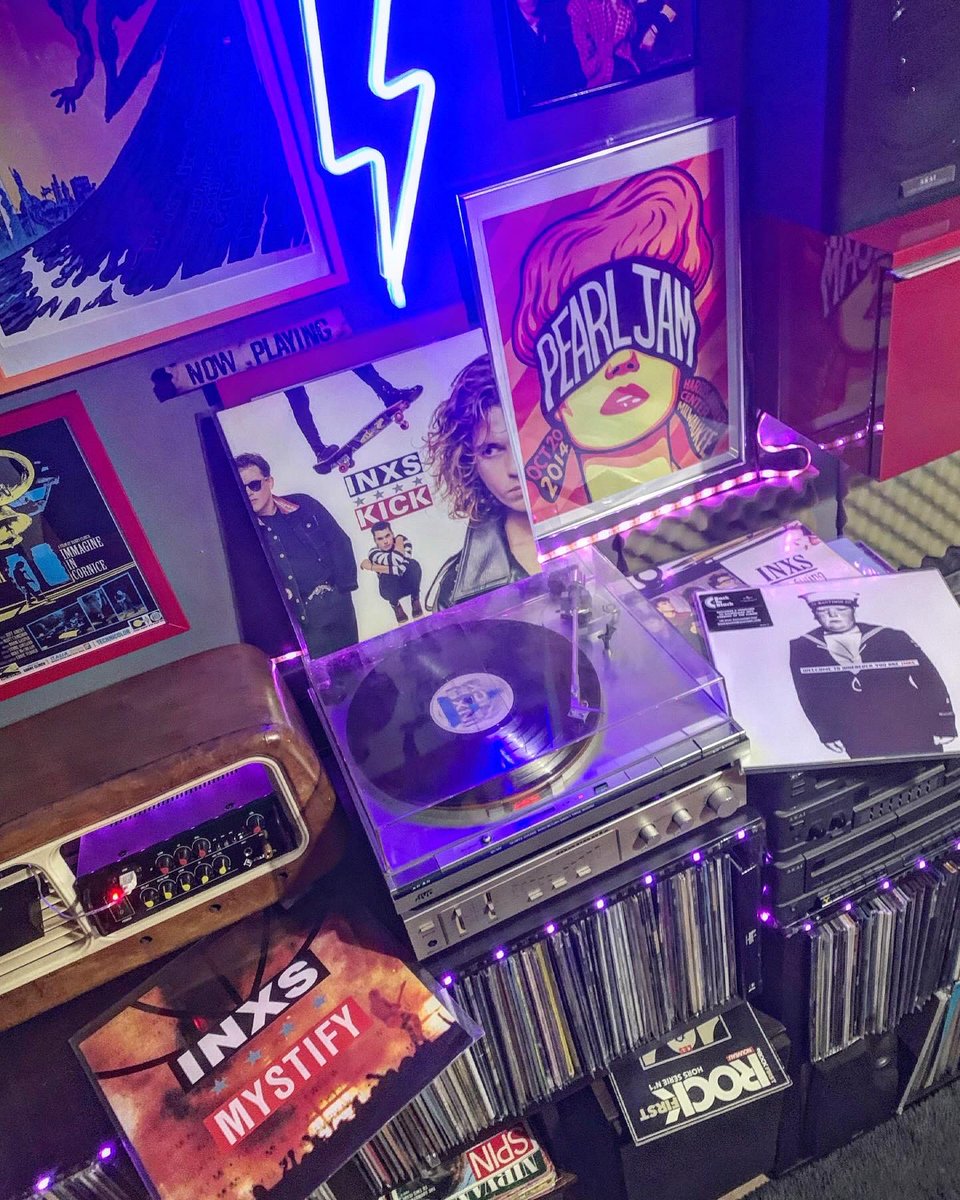 Oggi giornata #INXS !
Happy bday Michael, ovunque tu sia ! 🖤🎶🇦🇺 ❤️