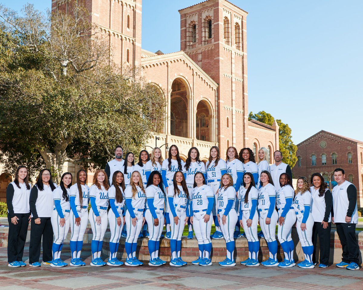 UCLASoftball's tweet photo. Class picture!
#GoBruins | #UCLASB50 https://t.co/78FhW6McQC