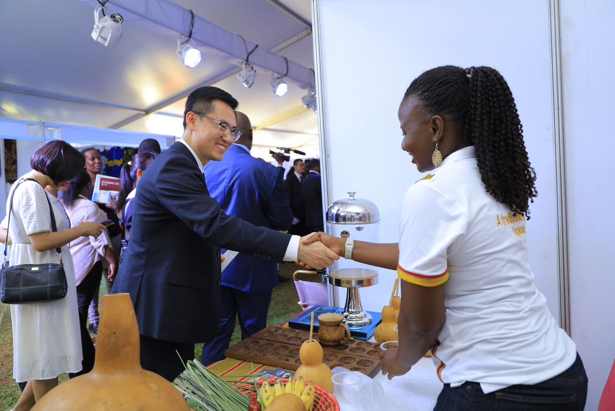 MakohaEmma20's tweet photo. China🇨🇳 - Uganda tourism symposium, @EwaffeVillage  well represented. 
#Visitewaffe 
#ExploreUganda https://t.co/OiDyfIPoIZ