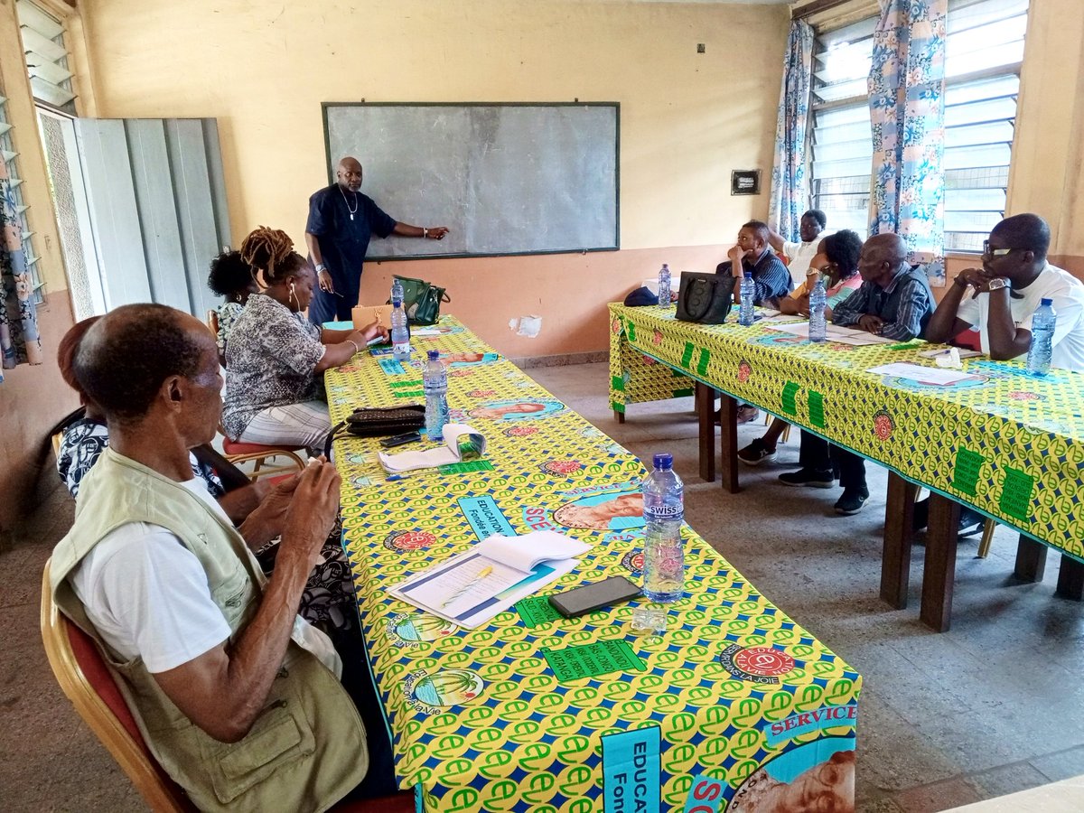 adeso_rdcongo's tweet photo. #PARC | Ce mercredi 22.01 @adeso_rdcongo a mis un point final à l'atelier de formation sur le contrôle citoyen et approche basée sur les droits et le plaidoyer, destinée au #CA et #CC du #CCPSC de la commune de Kinshasa et quelques représentants de l'administration publique. 1/4 https://t.co/ROqkxuJdCz