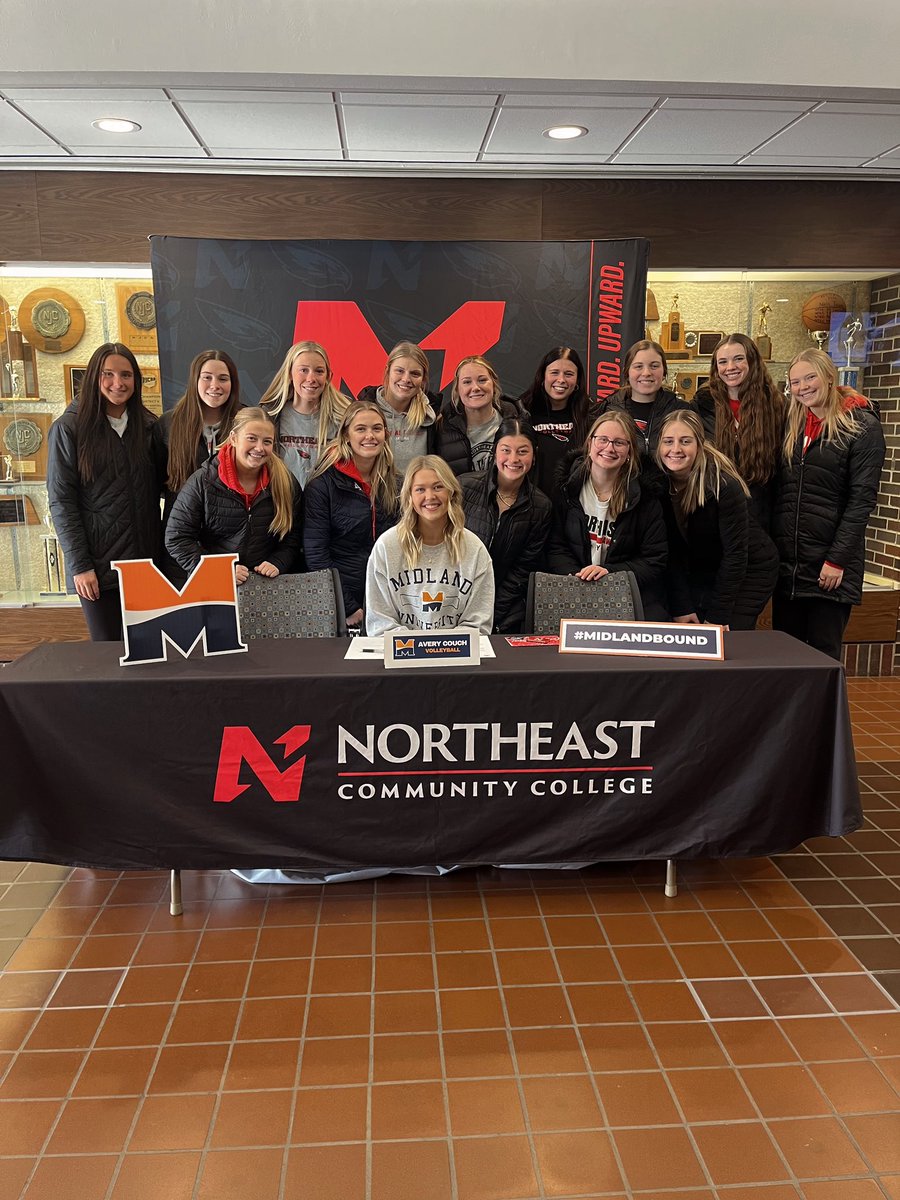Midland_VBall's tweet photo. 🚨 Commitment Alert 🚨

Congratulations to Avery Couch on her recent commitment to the Midland volleyball program!

Avery is a middle blocker from David City who will join after two successful seasons at Northeast Community College. 

Welcome to the Warrior Family, Avery! 🧡💙 https://t.co/cOlN40RTC2
