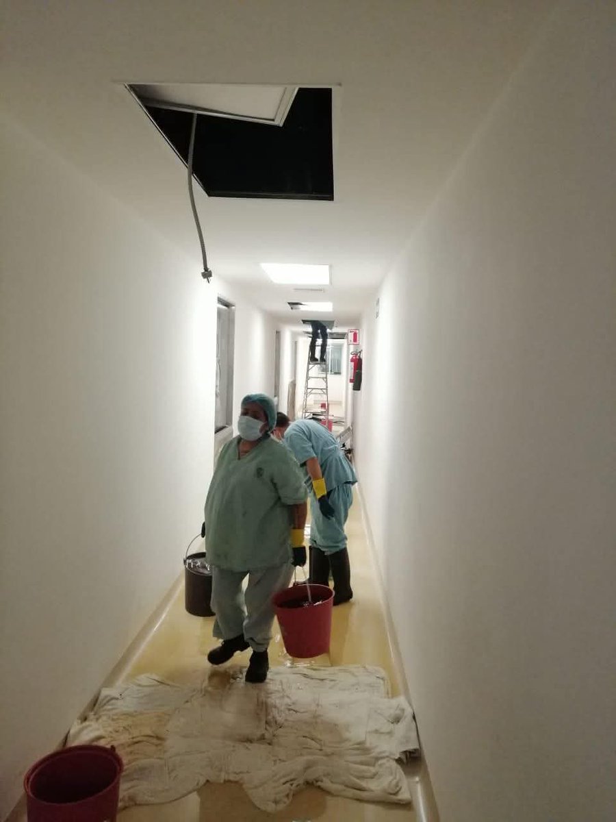 ClaudiAnaya's tweet photo. 🔥@martibatres así el hospital @ISSSTE_mx Zacatecas, no más poquito mejor que Dinamarca‼️

Parece que las afectaciones son, según el reporte de la institución, por falta de mantenimiento y por una obra faraónica que el Gobernador está aferrado en construir frente al nosocomio https://t.co/W1P7xwJt2h