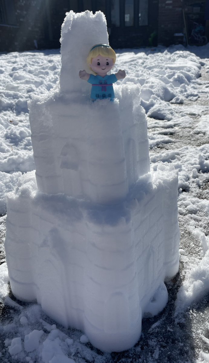 Carnathan's tweet image. Turning beach toys into snow toys after Elsa made her visit @spann
