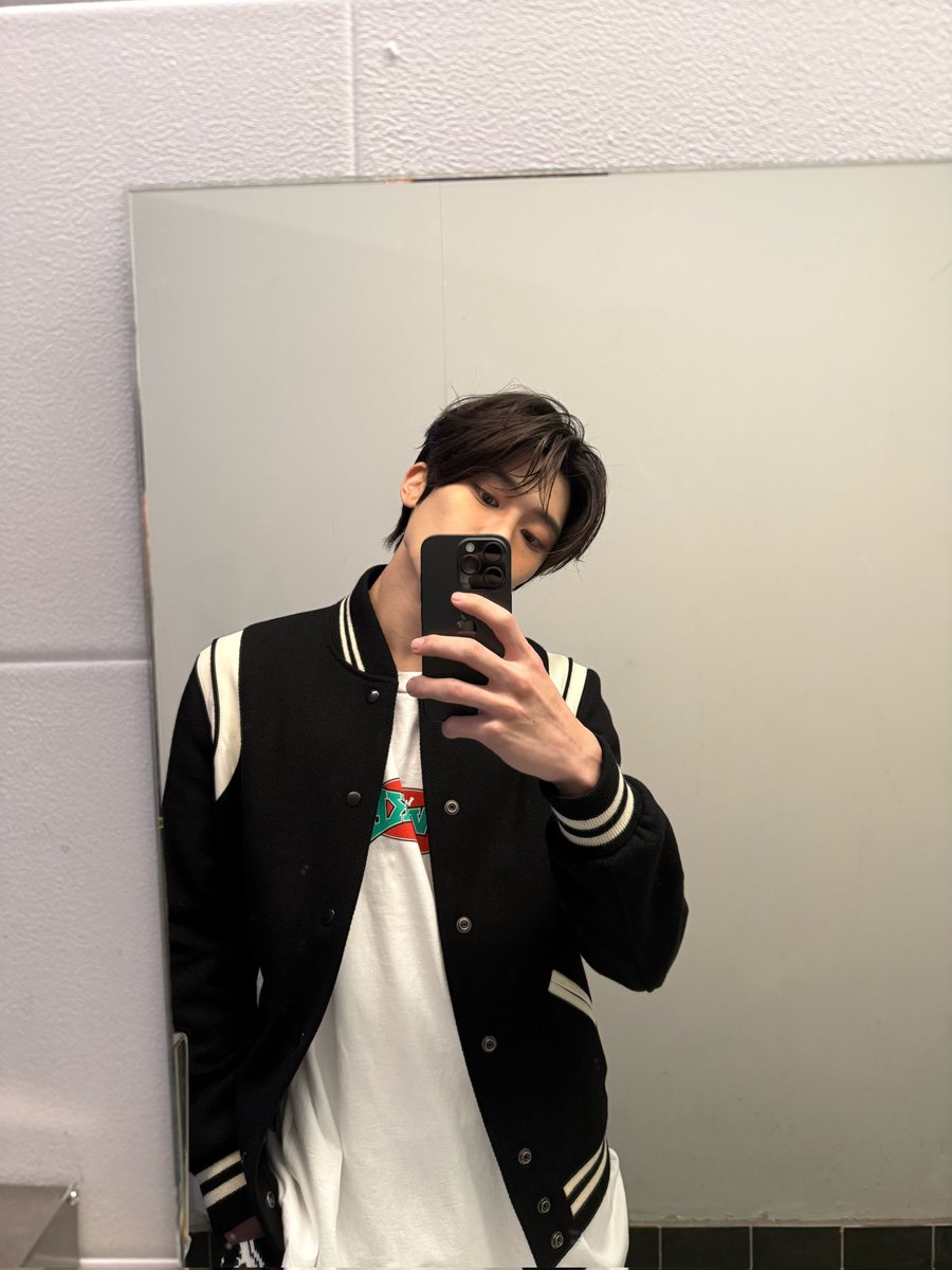 why is the 'Miracle' music video so pretty? 💕💚🥰
czennies must think so too.
please give lots of love to it!