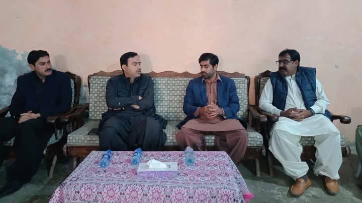umaraziz2k7's tweet image. President #PYOSindh &amp;amp; Ex Assistant CM Sindh @JavedNLaghari Visited district Qambar Shahdadkot for condolences with different officials on the sad demise of their family members and also he met with GS PPP KSK Lala GM Isran, PR&amp;amp;Co: Sec: @umaraziz2k7 at PPP office

@BBhuttoZardari