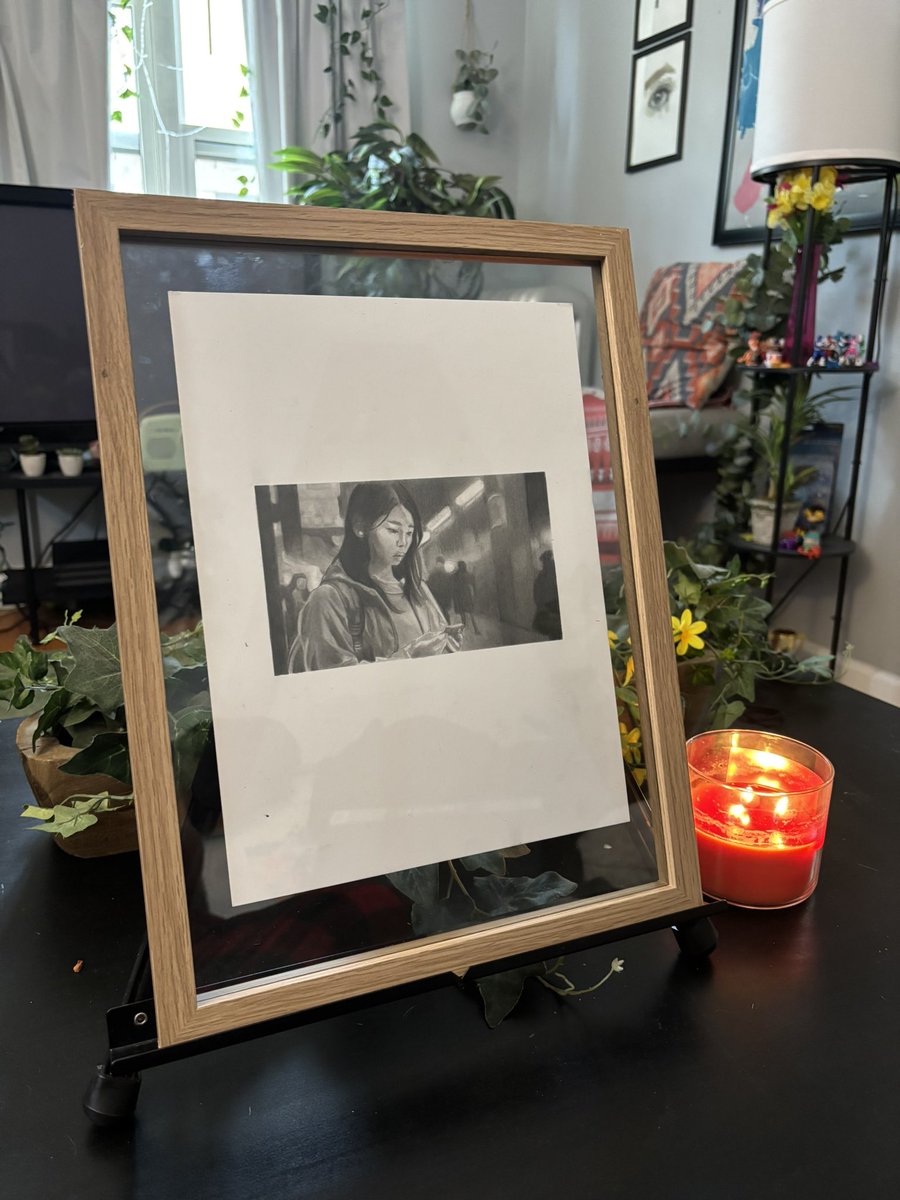 Muchachos estoy haciendo comisiones de dibujos con envío sólo a Estados Unidos. Mi objetivo es poder operarme el brazo, estoy ahorrando el dinero para poder operarme. Lo que quiero es trabajo así que si quieren algún dibujo por favor escríbame