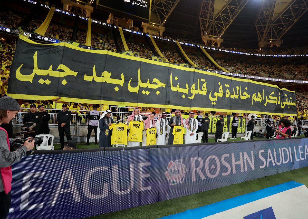 الف مبروووووك اتحاديستا 🥳💛🖤

فوز مهم لمواصلة الصداره 💛🖤

#الاتحاد_الشباب #أسبوع_الأساطير