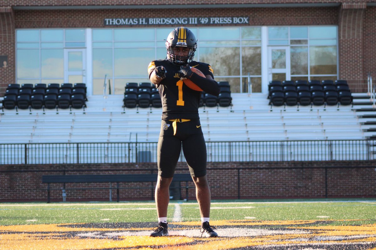 After a great conversation with Coach Arruza, I am blessed to receive an offer from Randolph-Macon College ⚫️🟡 !!
<a href="/LouisKraft/">Louis Kraft</a> <a href="/CoachMitchell67/">Eli Mitchell</a> <a href="/JardaleBlakeney/">blake</a> @RealKevinParks <a href="/mikelondonpost3/">mike london</a>