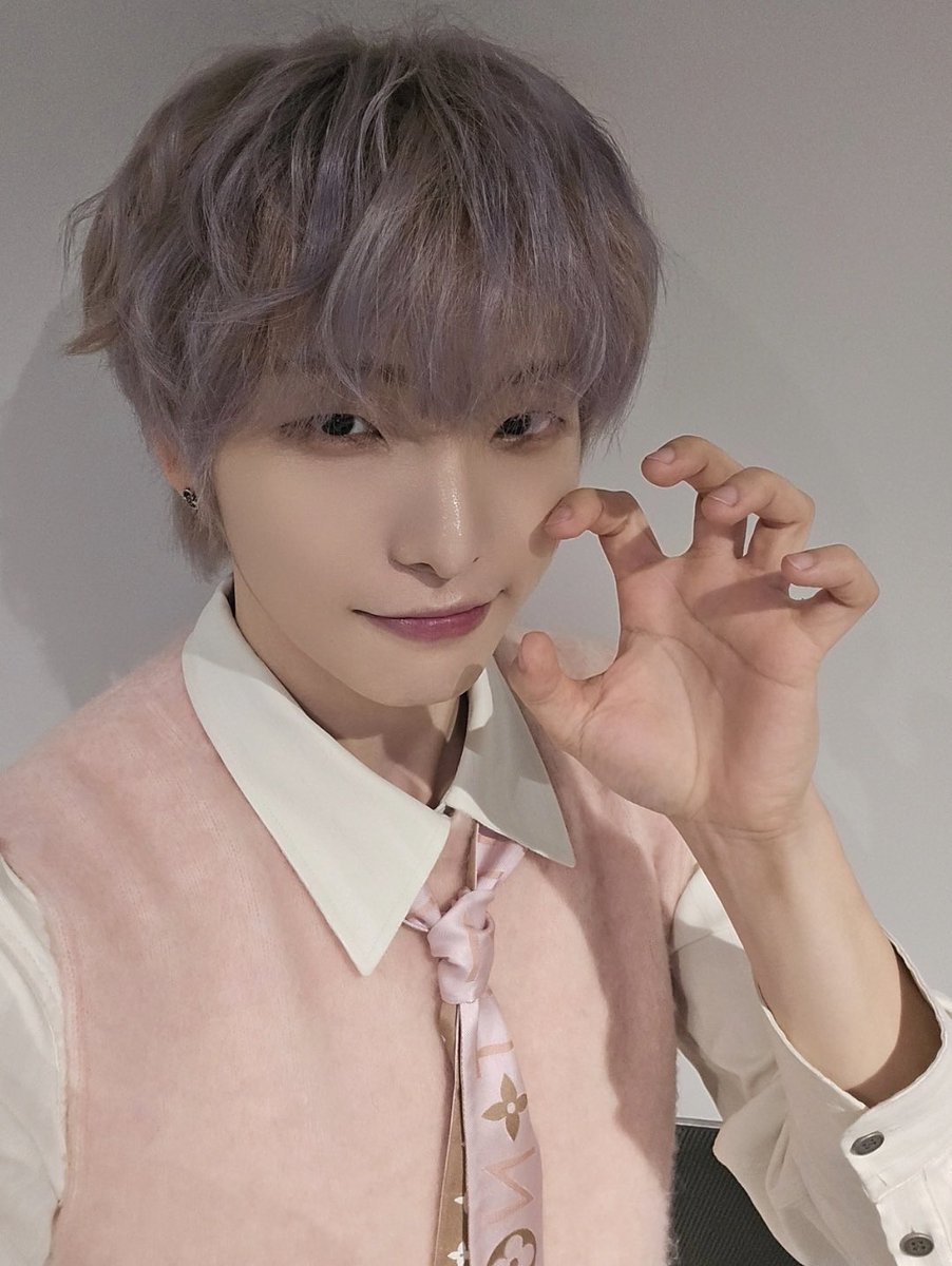 iloverjsals's tweet photo. 염색모의 축복이 끝이 없네 https://t.co/ueoeRlbjM7