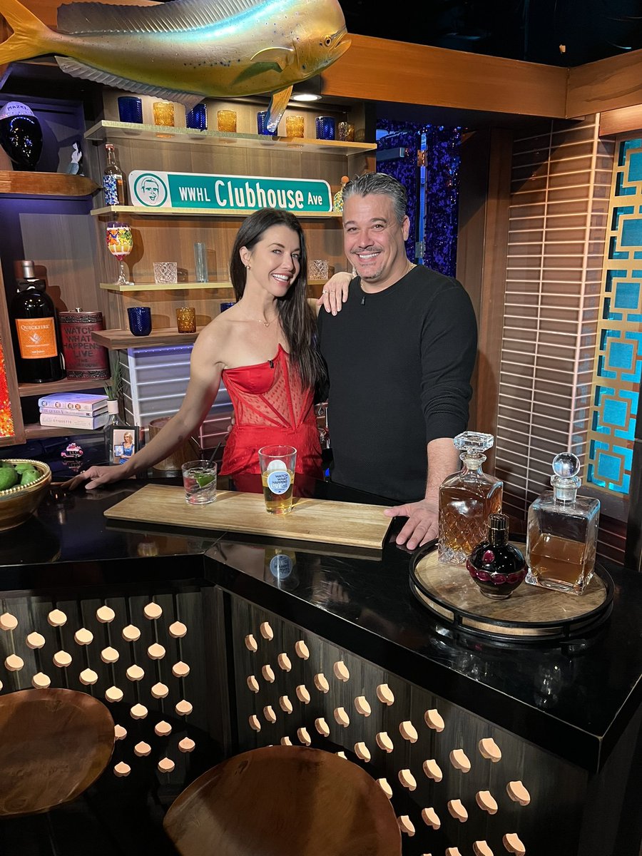 _FromTheIsland's tweet photo. Parvati and Boston Rob at the WWHL bar

#Bravo https://t.co/W8VAVHyzvs