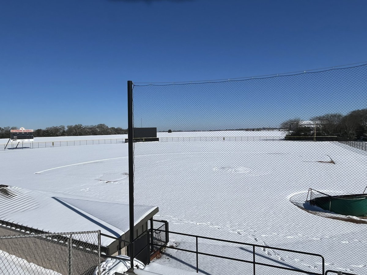 Making history before the season even begins! 10” of snow yesterday makes for a unique look at the Govs field today! ❄️

#GoGovs 🎩